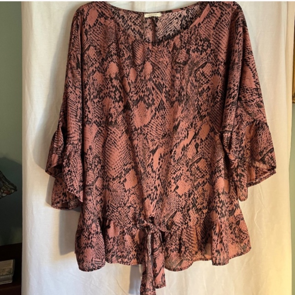 Mauve snakeskin print boutique top
